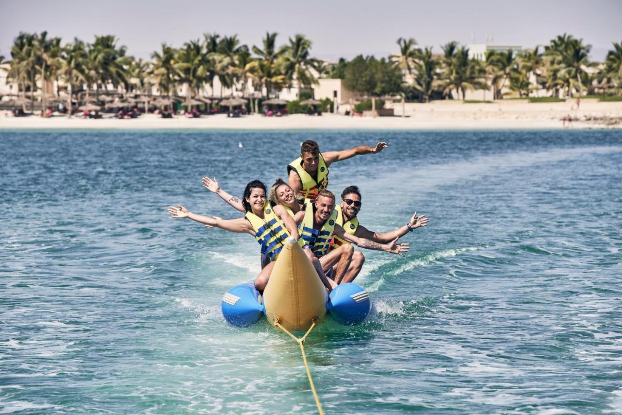 Fanar Hotel & Residences Салала Экстерьер фото Banana boat