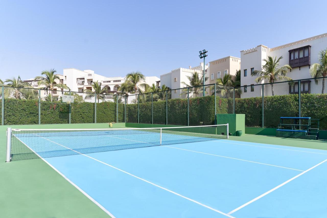Fanar Hotel & Residences Салала Экстерьер фото Tennis court at the resort
