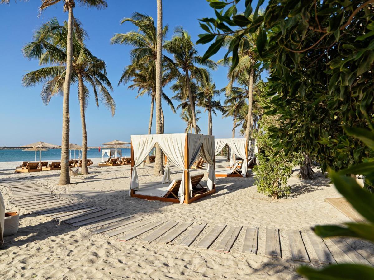 Fanar Hotel & Residences Салала Экстерьер фото Beach at the Jumeirah Beach Hotel